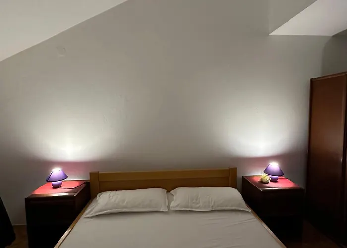 Apartments Cunski شقة