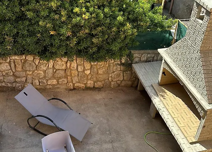 Apartments Cunski شقة *