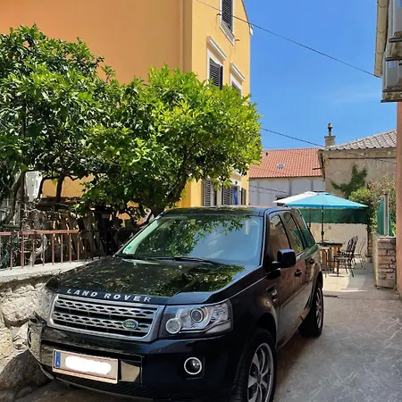 Apartments Cunski Daire *