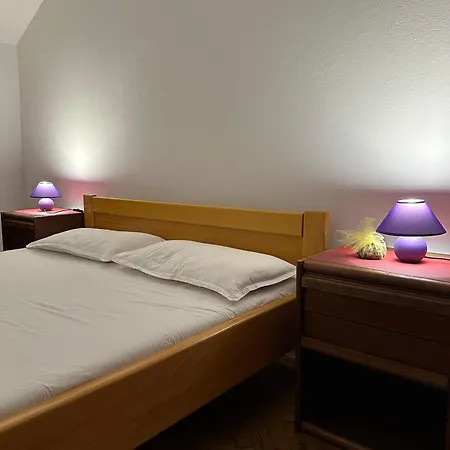 Apartments Cunski *