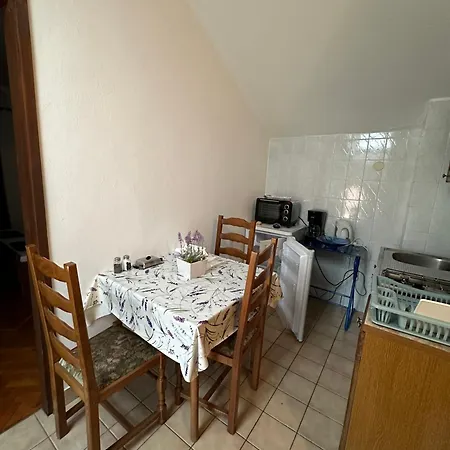 Apartments Cunski *